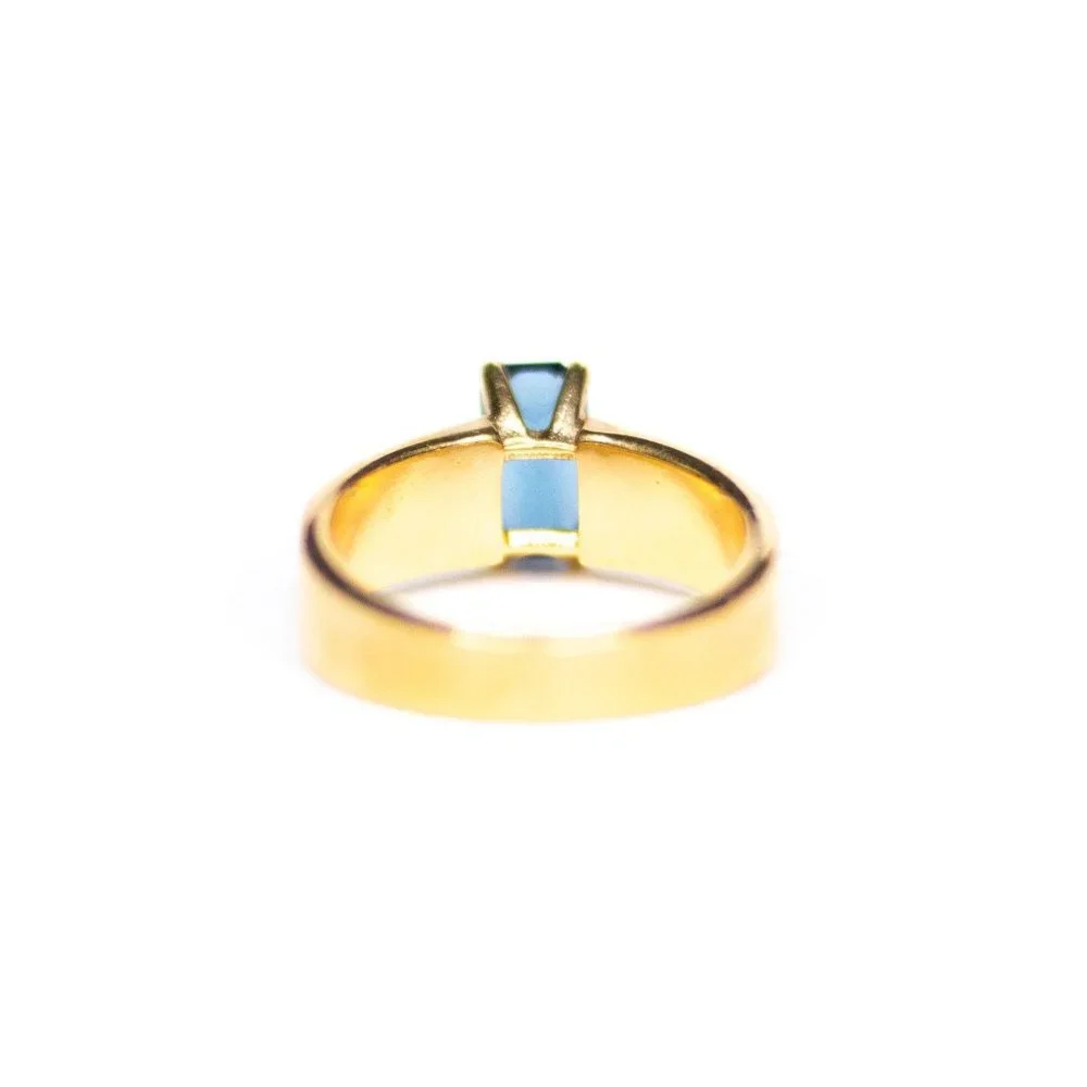 Vintage‎ Sapphire Crystal Cocktail Ring